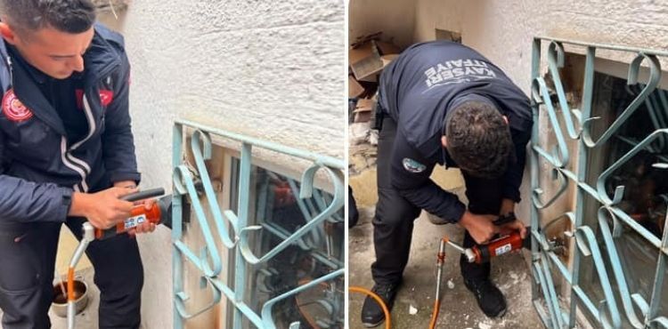 Evde kilitli kalan çocuğun yardımına itfaiye yetişti