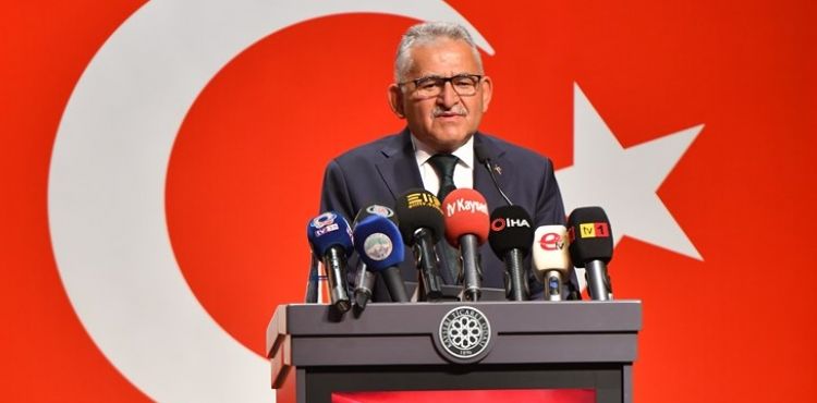 BÜYÜKKILIÇ: “İSTİKLAL ŞAİRİMİZİ RAHMET, MİNNET VE HÜRMETLE YÂD EDİYORUM”