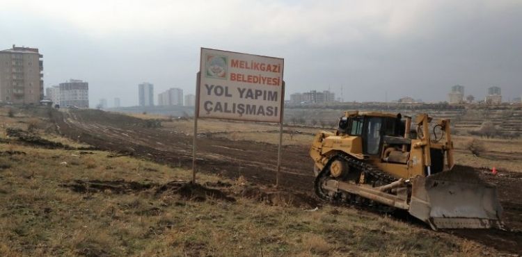 MELİKGAZİ BELEDİYESİ ASFALT ÇALIŞMALARINA DEVAM EDİYOR