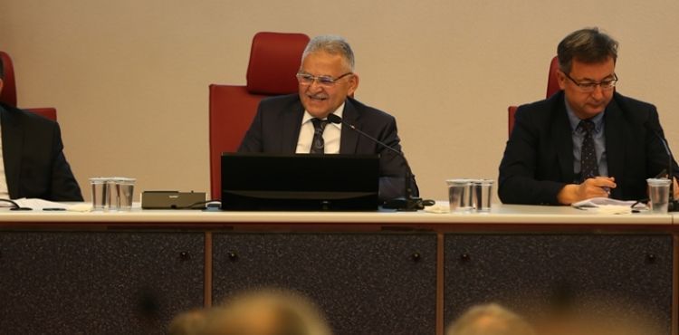 BÜYÜKŞEHİR MECLİSİ, 1 YILDA 771 GÜNDEM MADDESİNİ GÖRÜŞTÜ