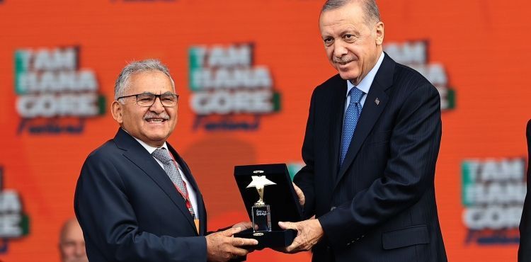 BAŞKAN BÜYÜKKILIÇ İLE BÜYÜKŞEHİR’DE “2022” BÖYLE GEÇTİ