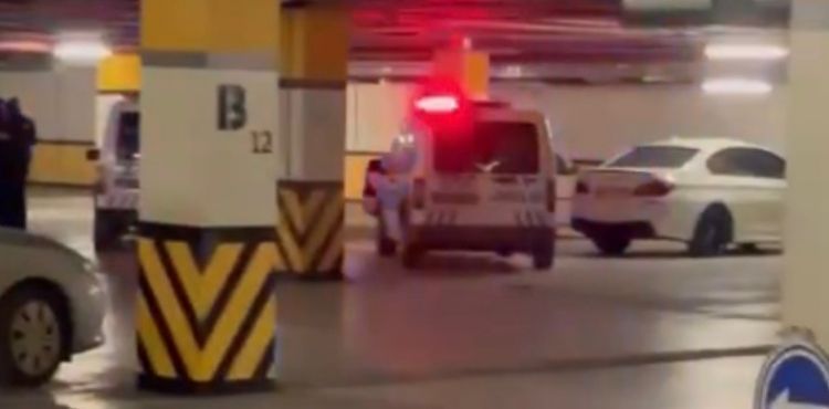AVM otoparkında kavga: Uzun namlulu silah çekildi