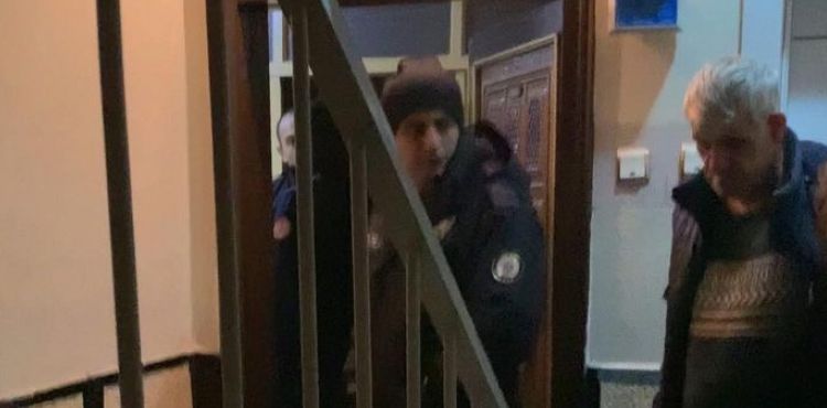 Evinin lavabosunda ölü bulundu