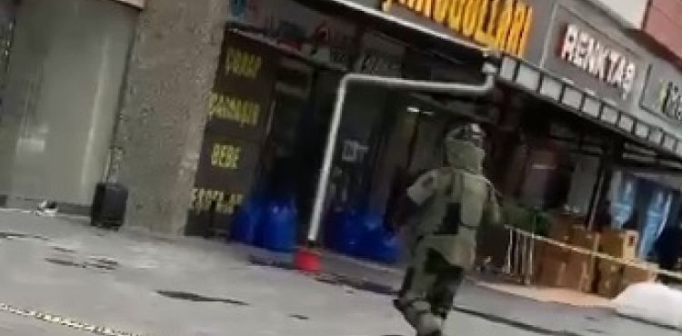 Pasaj girişinde şüpheli valiz paniği
