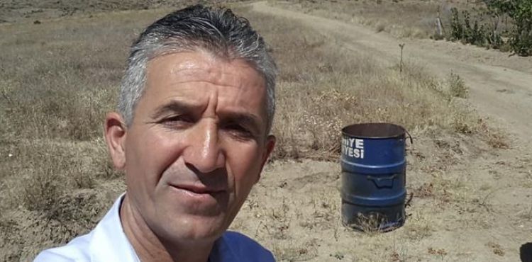 Ağaçtan düşen muhtar yaşamını yitirdi