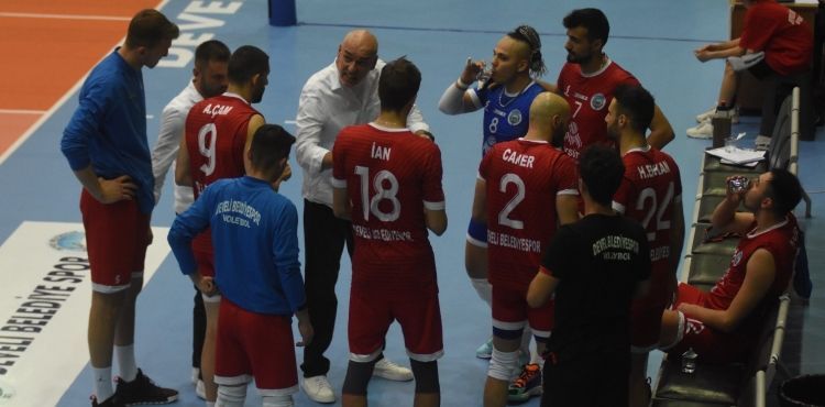 Efeler Ligi Develi’ye ağır geldi
