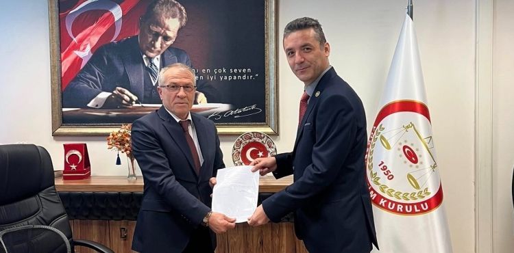 İYİ Parti Kayseri İl Başkanı mazbatasını aldı