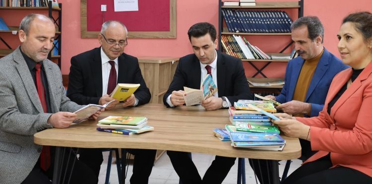 YAHYALI BELEDİYESİ KÖY OKULLARINA 5000 KİTAP DAĞITTI