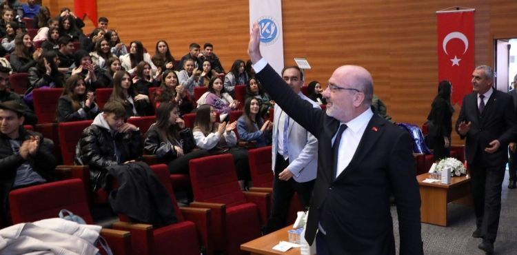 KAYÜ Rektörü Karamustafa, Lise Öğrencileriyle Söyleşi Etkinliğinde Buluştu