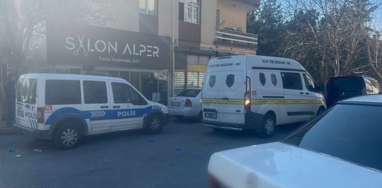 Evinde ölü bulundu