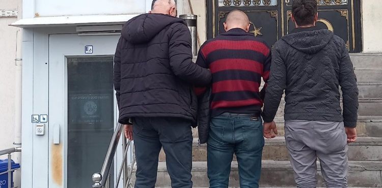 Hırsızlık suçundan 2 kişi tutuklandı