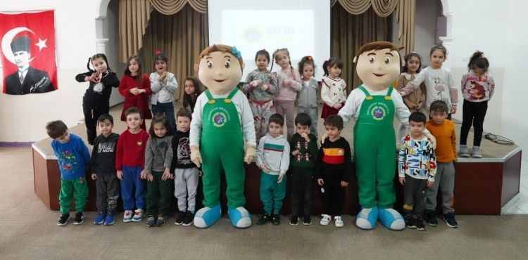 MELİKGAZİ’DE SIFIR ATIK EĞİTİMLERİ İLE ÇOCUKLARA GERİ DÖNÜŞÜM BİLİNCİ AŞILANIYOR