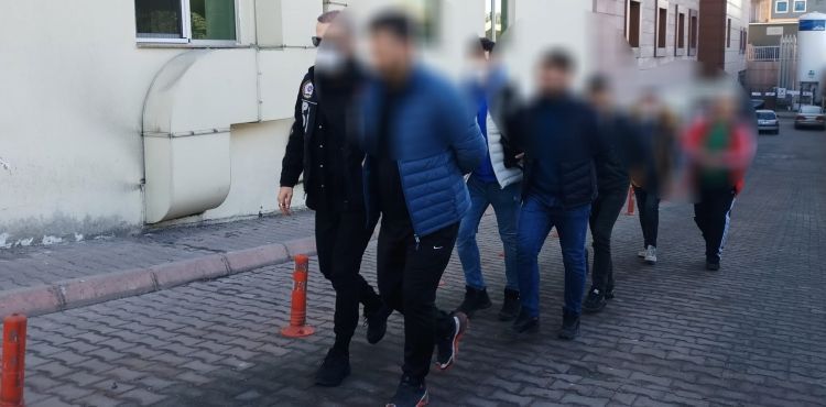 34 kilo sıvı uyuşturucu olayıyla ilgili 3 şüpheli tutuklandı