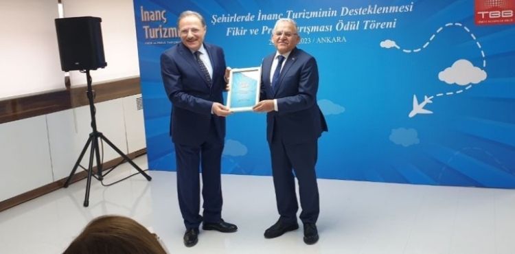 ANKARA’DAN ÖDÜL ALAN BÜYÜKKILIÇ: “KAYSERİ İNANÇ TURİZMİ AÇISINDAN ÇOK ÖNEMLİ BİR ŞEHİR”