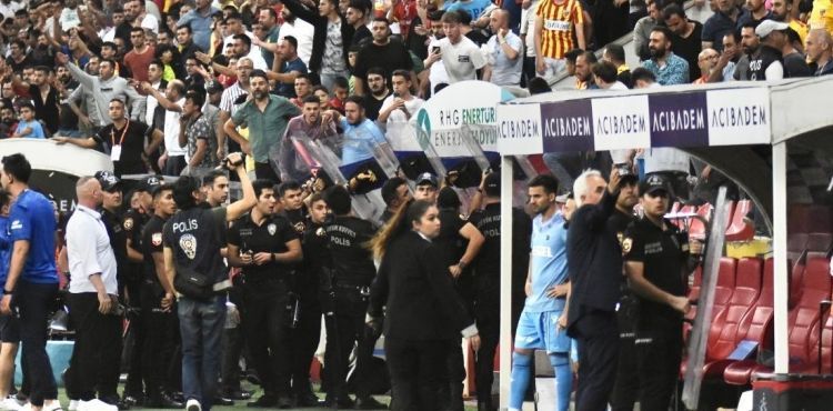 Kayserispor’a 506 bin lira ceza ve Ali Çamlı’ya 90 gün ceza