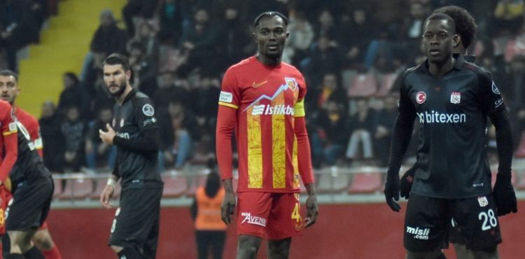 Bernard Mensah, sakatlandı
