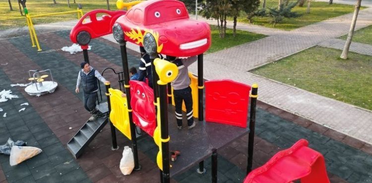 MELİKGAZİ BELEDİYESİ 3 YILDA 210 YENİ PARKI İLÇEYE KAZANDIRDI
