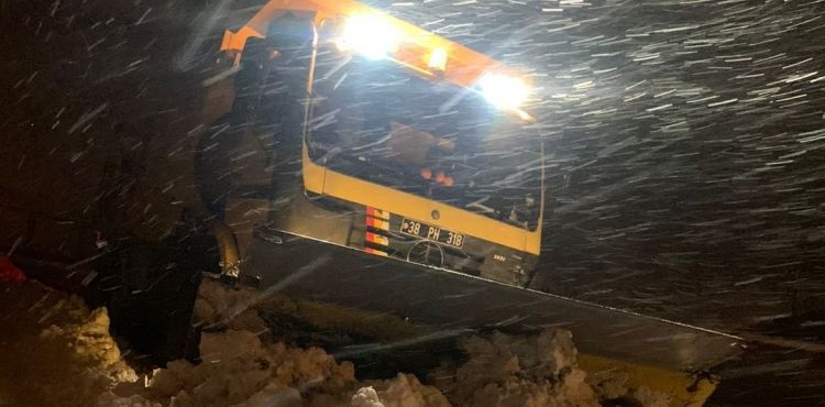BÜYÜKŞEHİR, 116 KIRSAL MAHALLE YOLUNU ULAŞIMA AÇTI