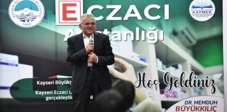 Başkan Büyükkılıç Türkiye’de İlk Olacak Eczacı Asistanlığı Kursunda İlk Ders Zilini Çaldı