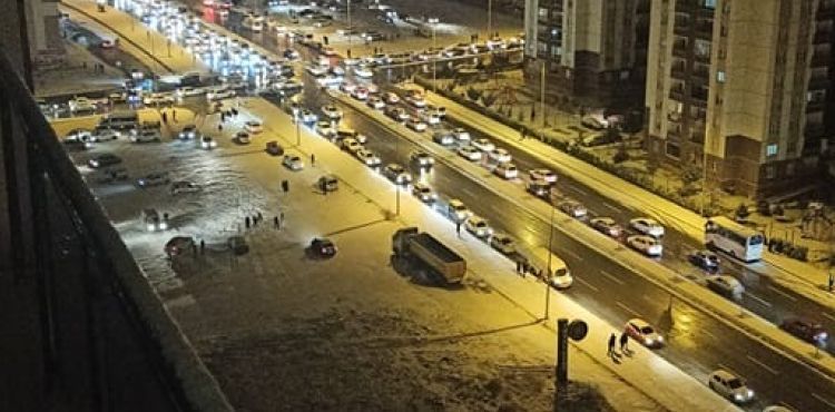 Deprem sonrası toplanma alanlarında yoğunluk