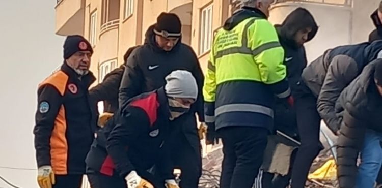 KAYSERİ BÜYÜKŞEHİR, DEPREM BÖLGESİ OSMANİYE’DE DE YARALARI SARIYOR