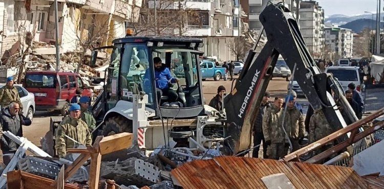AK PARTİLİ 807 BELEDİYE TÜM GÜCÜYLE SAHADA