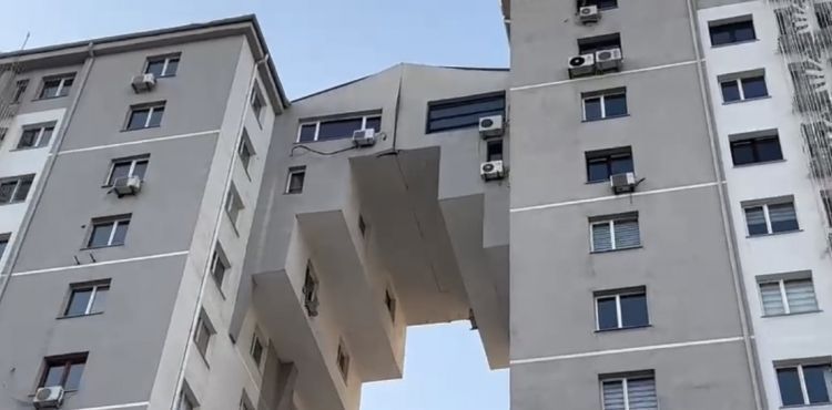 Depremden zarar gören ticaret merkezinde önlem alındı