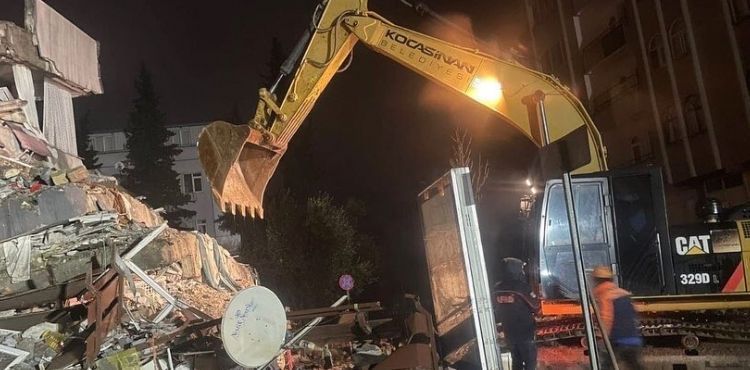 Kocasinan ekipleri de, Kahramanmaraş’ta arama kurtarma çalışmalarına destek veriyor