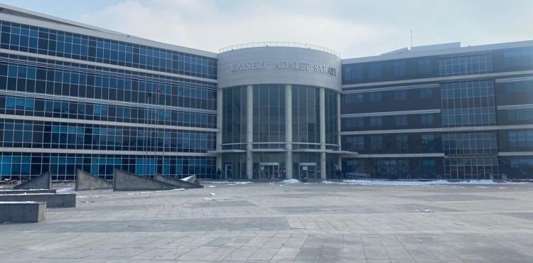 Aynı daireyi birden fazla kişiye satan şahsın yargılanmasına devam edildi