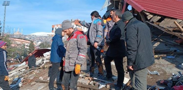 Başkan. Dr. Palancıoğlu “MELİKGAZİ ARAMA KURTARMA EKİBİ, BİRÇOK DEPREMZEDEYE UMUT OLDU”