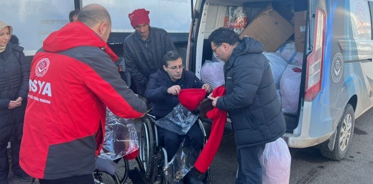Vali Çiçek’ten afet bölgesi için üretim yapan engellilere teşekkür