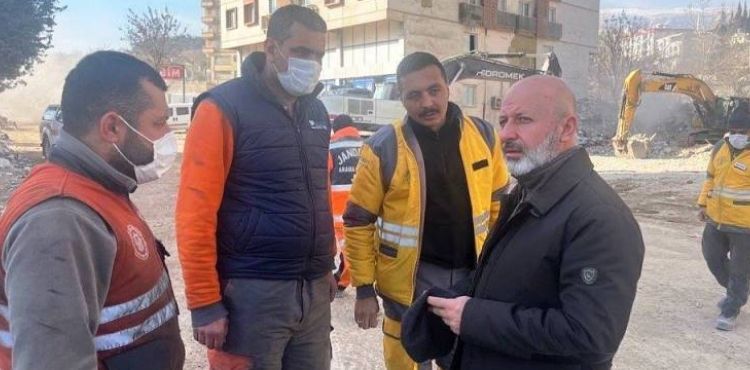 BAŞKAN ÇOLAKBAYRAKDAR, DEPREM BÖLGESİNDEKİ ÇALIŞMALARI KONTROL ETTİ
