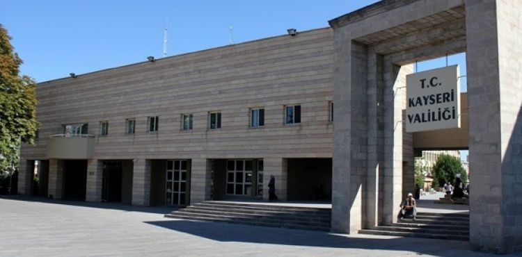 Kayseri'de 121 ağır hasarlı yapı var, kente 37 bin 178 depremzede geldi