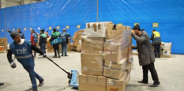Afet bölgelerine destek ulaştırılması için Kayseri’ye yardım üssü kuruldu