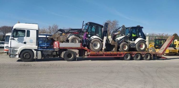 BÜYÜKŞEHİR’DEN DEPREM BÖLGESİNE 10 KONTEYNER EV VE 2 İŞ MAKİNESİ KEPÇE DAHA
