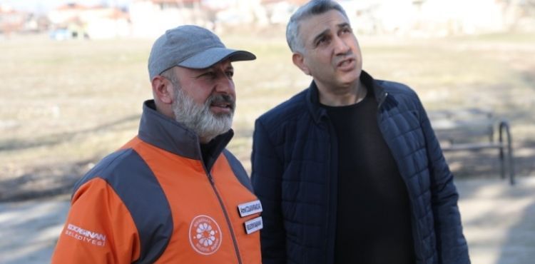 BAŞKAN ÇOLAKBAYRAKDAR, DEPREMDE HASAR GÖREN YAPILARIN YIKIM ÇALIŞMALARINI KONTROL ETTİ