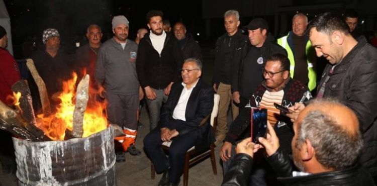 BAŞKAN BÜYÜKKILIÇ, KONTEYNER KENT’TE DEPREMZEDELER İLE BİR ARAYA GELDİ