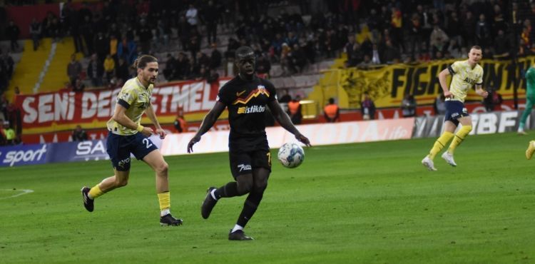 Yukatel Kayserispor, evinde Fenerbahçe’ye 2-1 mağlup oldu.
