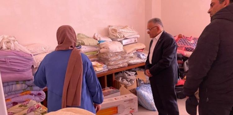 BAŞKAN BÜYÜKKILIÇ, KIZILAY YARDIM TOPLAMA MERKEZİ’Nİ ZİYARET ETTİ