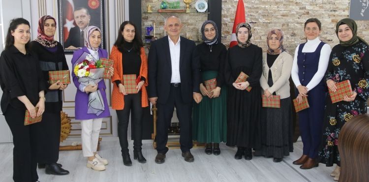 BAŞKAN ÖZTÜRK 8 MART DÜNYA KADINLAR GÜNÜ’NÜ KUTLADI