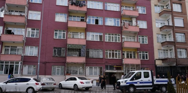 Kayseri’de ağır hasarlı bina tahliye edildi
