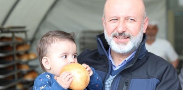 BAŞKAN ÇOLAKBAYRAKDAR’A MOBİL FIRIN TEŞEKKÜRÜ