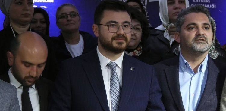 Hüseyin Okandan, AK Parti milletvekili aday adaylığı için başvuru yaptı