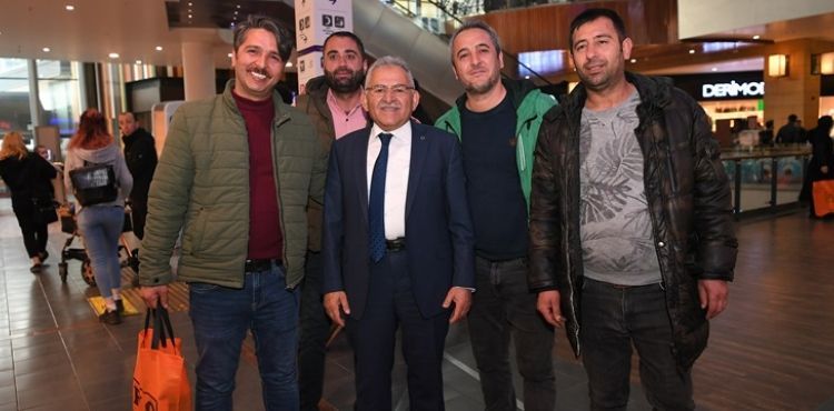 BAŞKAN BÜYÜKKILIÇ, FORUM KAYSERİ AVM’DE ESNAF VE VATANDAŞLARLA BULUŞTU