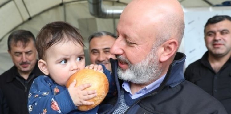 BAKAN OLAKBAYRAKDAR; DEPREMZEDE OCUKLARIMIZIN MUTLULUU, UMUT DOLU GELECEKTR