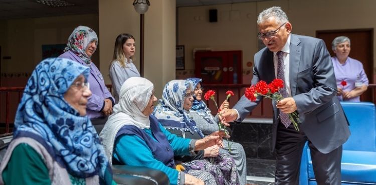 BÜYÜKKILIÇ: “DUA KAYNAĞI YAŞLI ÇINARLARIMIZIN, YAŞLILARA SAYGI HAFTASI’NI KUTLUYORUM”