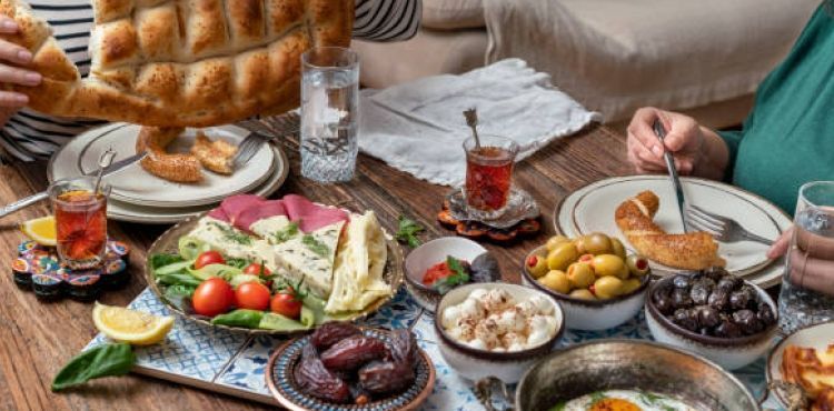 Ramazan ayının ilk günü kaç saat oruçlu kalınacak?