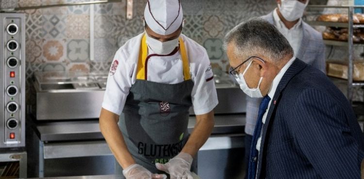 DOKTOR BAŞKANA “GLÜTENSİZ KAFE” TEŞEKKÜRÜ