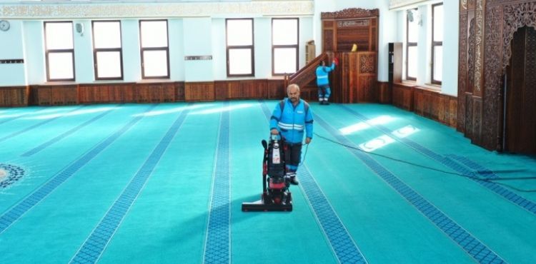 KOCASİNAN’DA CAMİLER GÜL KOKUYOR