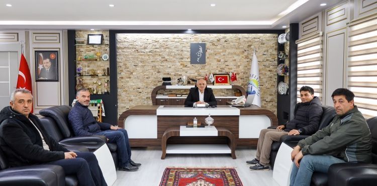 BAŞKAN ÖZTÜRK EYT’DEN FAYDALANAN PERSONELLERİYLE VEDALAŞTI
